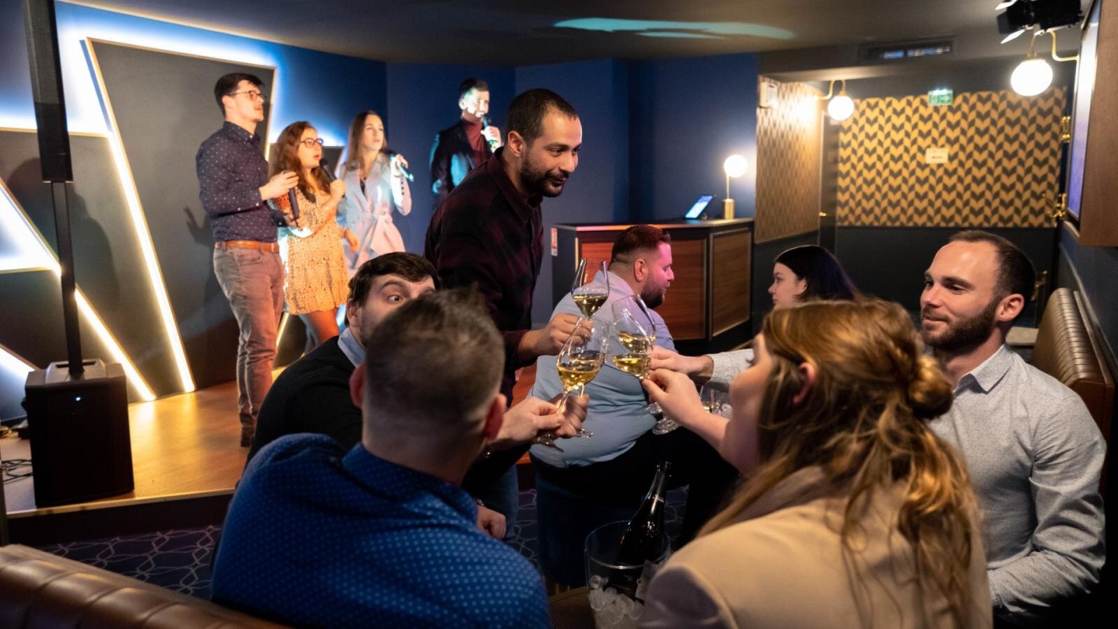 Maintenir cet esprit de partage à la sortie du travail. Musikall est le lieu idéal pour un afterwork parfait.