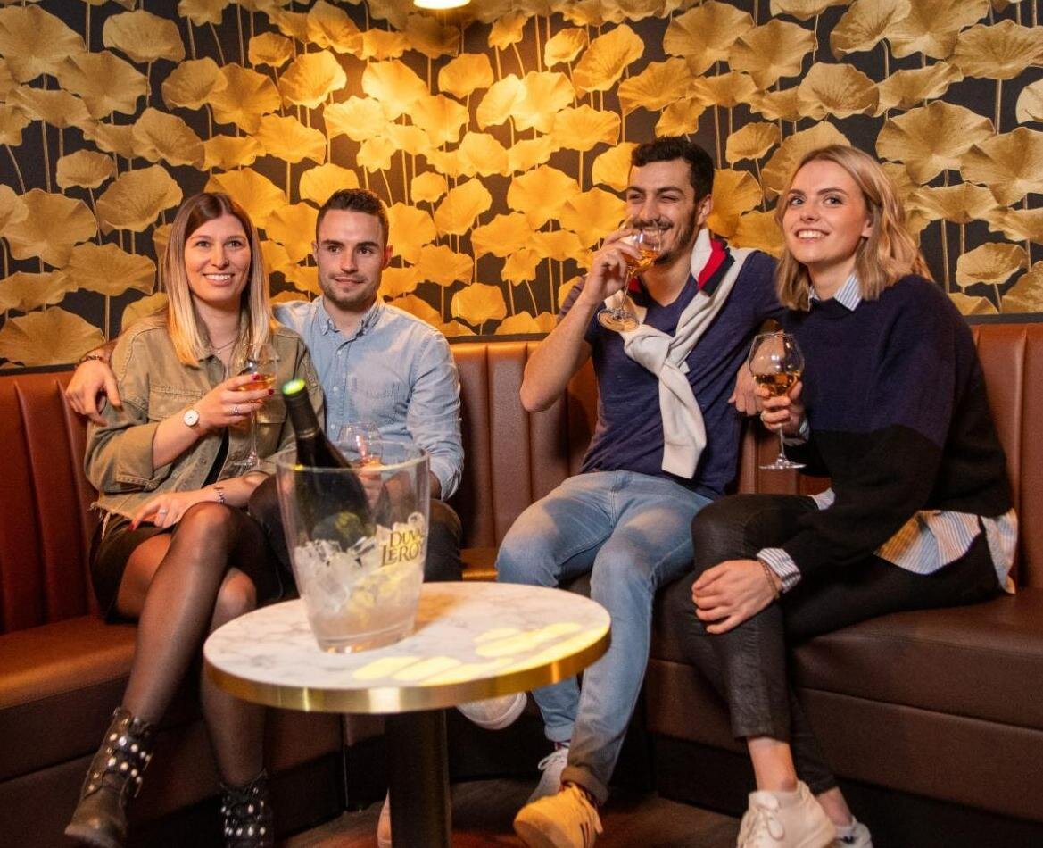 Karaoke in a private box in Reims, an ideal activity for a stag party