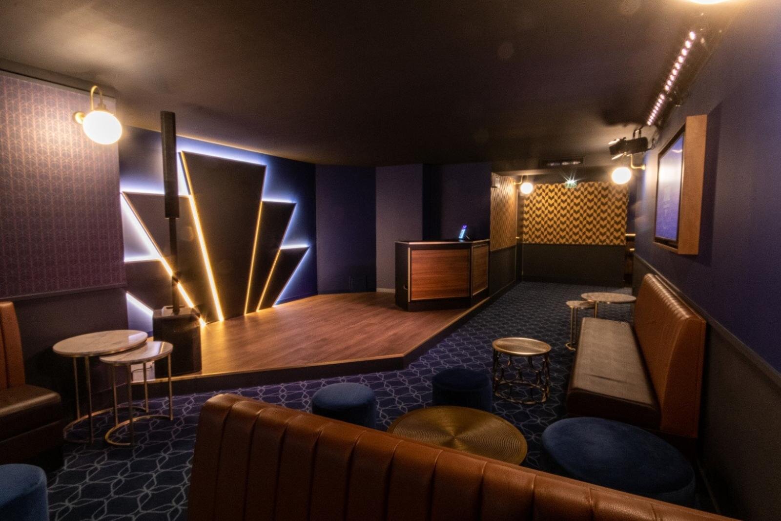 Unite your clients and colleagues with a unique karaoke in Reims